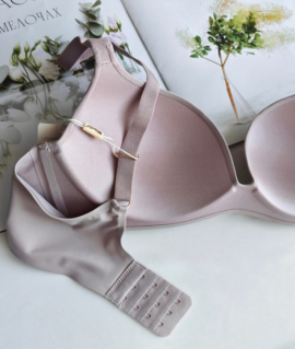 Гладкие бюстгальтеры